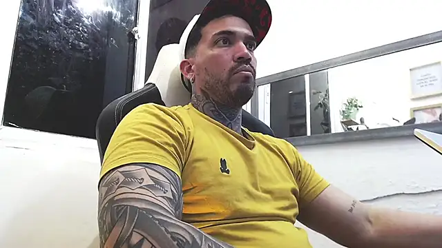 Snapshot of Angel_sex_latin chatting on February 2025 05:59:01 AM Angel sex latin online show from February 2025 05:59:01 AM