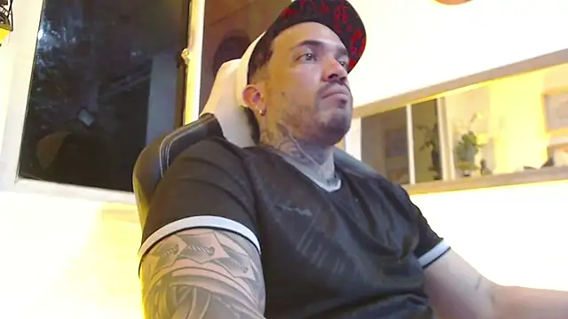 Snapshot of Angel_sex_latin chatting on February 2025 07:23:01 AM Angel sex latin online show from February 2025 07:23:01 AM