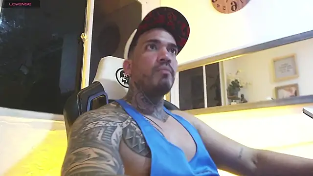 Snapshot of Angel_sex_latin chatting on March 2025 03:57:02 AM Angel sex latin online show from March 2025 03:57:02 AM