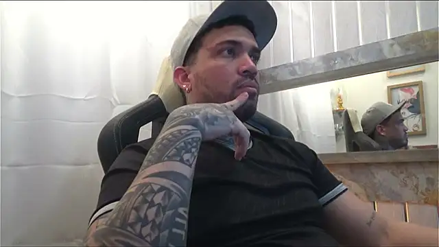 Snapshot of Angel_sex_latin chatting on October 2025 06:03:02 AM Angel sex latin online show from October 2025 06:03:02 AM