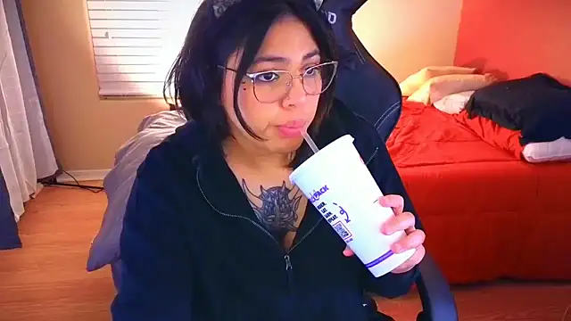 Snapshot of miacanela_xo chatting on January 2025 04:38:01 AM miacanela xo online show from January 2025 04:38:01 AM