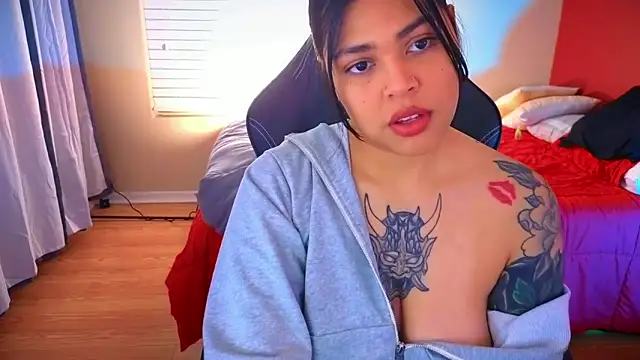 Snapshot of miacanela_xo chatting on January 2025 01:11:01 AM miacanela xo online show from January 2025 01:11:01 AM