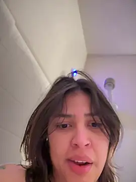 Snapshot of miacanela_xo chatting on January 2025 06:12:01 AM miacanela xo online show from January 2025 06:12:01 AM