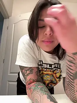 Snapshot of miacanela_xo chatting on February 2025 03:35:02 AM miacanela xo online show from February 2025 03:35:02 AM