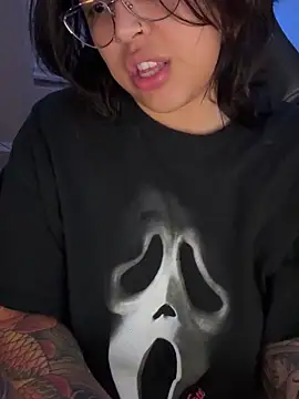 Snapshot of miacanela_xo chatting on March 2025 08:58:02 AM miacanela xo online show from March 2025 08:58:02 AM