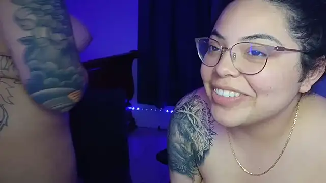 Snapshot of miacanela_xo chatting on November 2025 02:00:01 AM miacanela xo online show from November 2025 02:00:01 AM