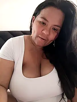 Julieta-tits online show from June 2026 04:20:01 PM