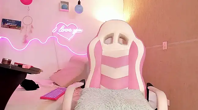 Snapshot of lilith_horny chatting on January 2025 01:28:01 AM lilith horny online show from January 2025 01:28:01 AM