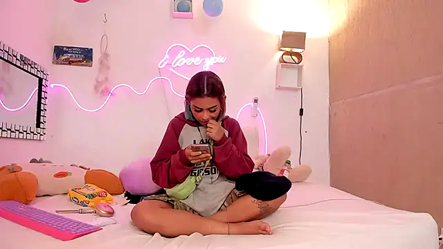 Snapshot of lilith_horny chatting on March 2025 05:41:02 AM lilith horny online show from March 2025 05:41:02 AM