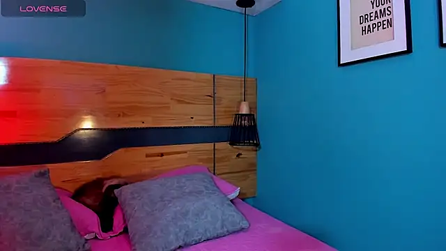 Tamaraakins online show from October 2025 03:11:02 PM