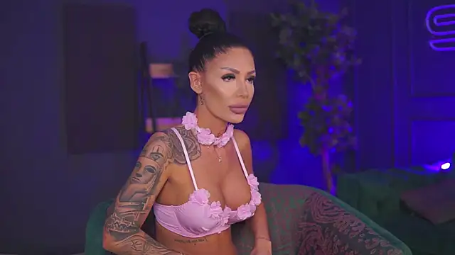 RaquelleVon online show from January 2025 10:11:02 PM