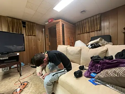 Snapshot of hungkubenski chatting on November 2025 02:24:02 AM hungkubenski online show from November 2025 02:24:02 AM