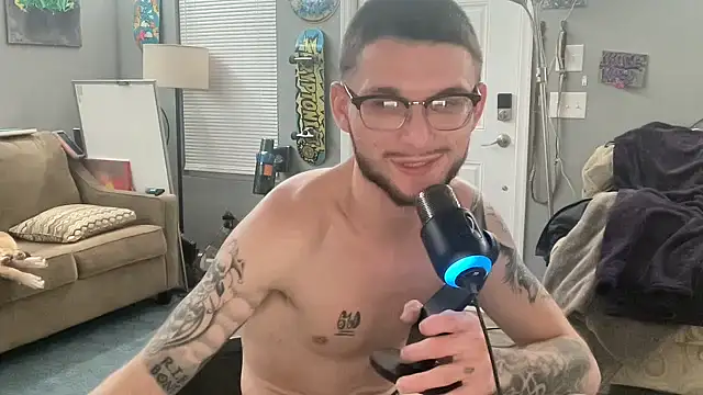 Snapshot of hungkubenski chatting on January 2026 12:21:01 PM hungkubenski online show from January 2026 12:21:01 PM