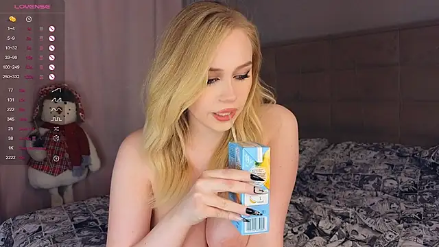 Snapshot of AsteriaHamel chatting on January 2025 04:19:02 PM AsteriaHamel online show from January 2025 04:19:02 PM