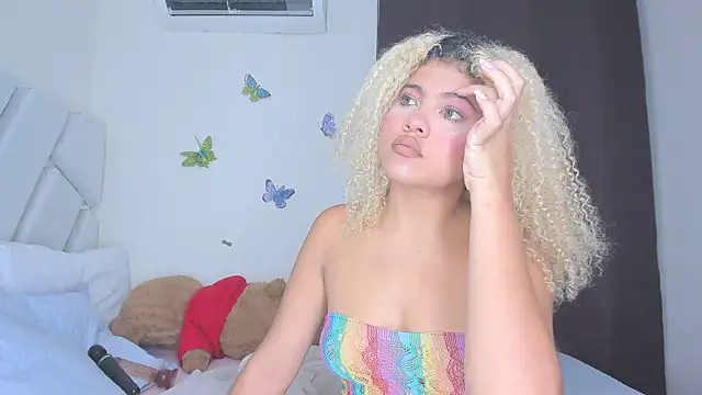 sofiacastillo01 online show from March 2026 02:01:01 PM