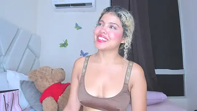 Snapshot of sofiacastillo01 chatting on April 2026 02:51:02 AM sofiacastillo01 online show from April 2026 02:51:02 AM