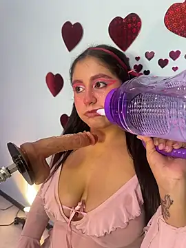 lola clit online show from February 2026 12:12:01 PM