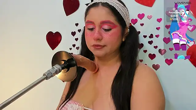 lola clit online show from February 2026 12:15:01 PM