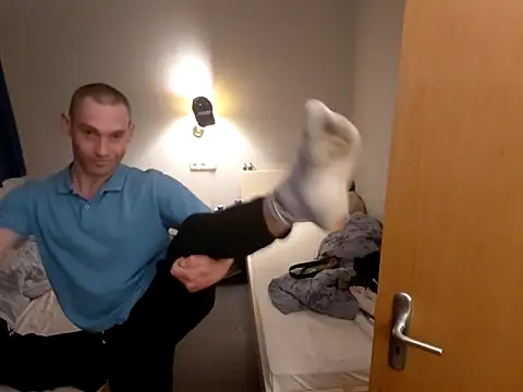 Bartzrl online show from September 2025 07:28:01 PM