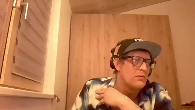 Bigthroaterboy online show from January 2025 05:51:01 PM