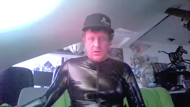 Bigthroaterboy online show from May 2026 05:07:02 PM