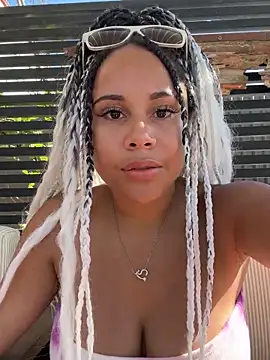 Snapshot of HaileyDiana chatting on September 2025 01:00:01 PM HaileyDiana online show from September 2025 01:00:01 PM