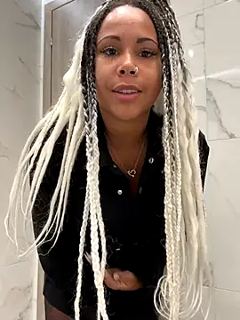 Snapshot of HaileyDiana chatting on October 2025 09:38:02 AM HaileyDiana online show from October 2025 09:38:02 AM