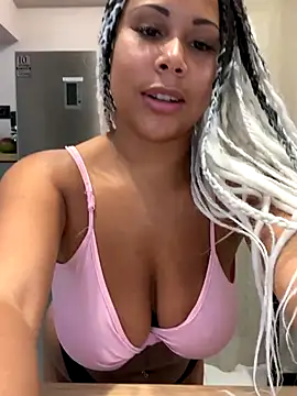 Snapshot of HaileyDiana chatting on October 2025 04:48:01 PM HaileyDiana online show from October 2025 04:48:01 PM