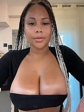 Snapshot of HaileyDiana chatting on October 2025 12:50:01 PM HaileyDiana online show from October 2025 12:50:01 PM