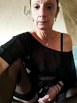 Snapshot of tatianasexymilf chatting on October 2025 12:58:01 PM tatianasexymilf online show from October 2025 12:58:01 PM