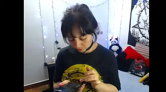 Snapshot of lili_peach chatting on January 2025 12:37:01 AM lili peach online show from January 2025 12:37:01 AM