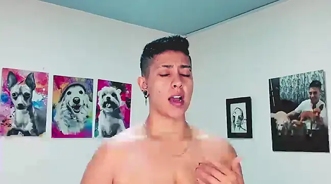 Snapshot of Aleja1214 chatting on February 2025 10:36:01 PM Aleja1214 online show from February 2025 10:36:01 PM