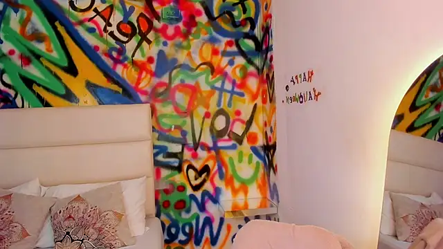 Liana Bernocchi online show from November 2025 09:05:02 PM