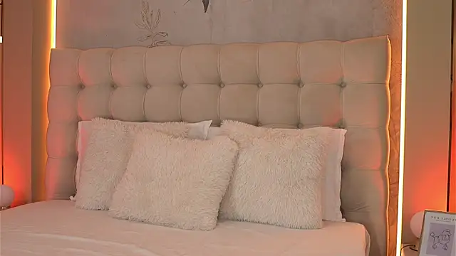 CarolinePrescott online show from July 2026 06:20:01 PM