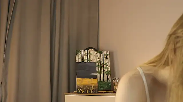 Snapshot of AliceLebel chatting on February 2026 03:48:02 PM AliceLebel online show from February 2026 03:48:02 PM