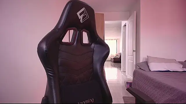 EmilyPaynne online show from February 2025 07:15:02 PM