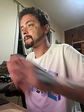 Snapshot of gboy171 chatting on April 2026 10:15:02 PM gboy171 online show from April 2026 10:15:02 PM