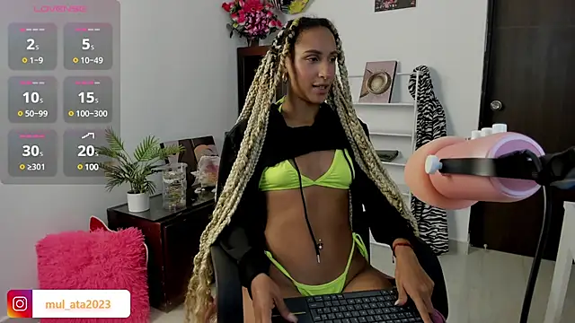 Snapshot of mulata_1ch chatting on January 2025 11:10:01 PM mulata 1ch online show from January 2025 11:10:01 PM