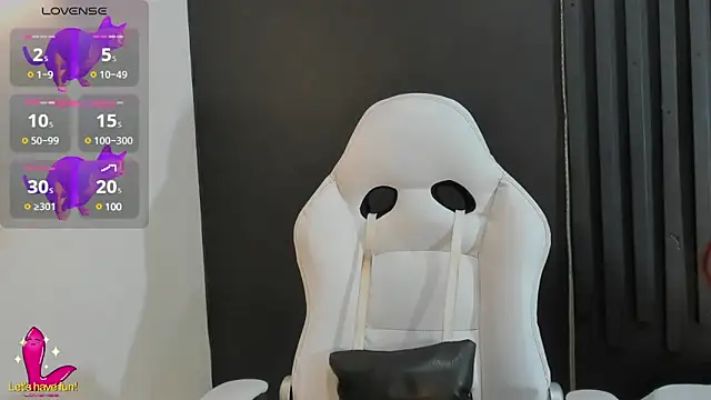 Snapshot of Shayla27 chatting on January 2025 01:11:01 PM Shayla27 online show from January 2025 01:11:01 PM