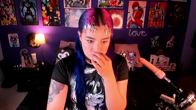 Snapshot of anne_cross chatting on February 2025 03:27:01 AM anne cross online show from February 2025 03:27:01 AM