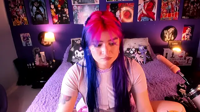 Snapshot of anne_cross chatting on March 2025 12:15:01 AM anne cross online show from March 2025 12:15:01 AM