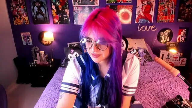 Snapshot of anne_cross chatting on March 2025 01:53:02 AM anne cross online show from March 2025 01:53:02 AM