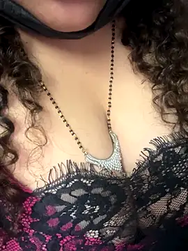 Snehameowwxh online show from November 2025 05:00:01 PM