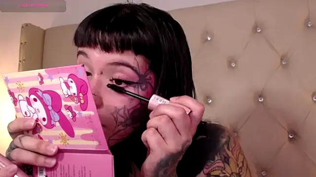 SylveonFox online show from December 2024 01:06:01 PM