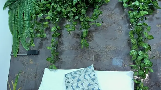 Snapshot of emily_hunter12 chatting on April 2026 12:35:02 PM emily hunter12 online show from April 2026 12:35:02 PM