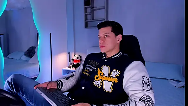 Snapshot of MarcoSullivan chatting on November 2025 02:09:01 PM MarcoSullivan online show from November 2025 02:09:01 PM