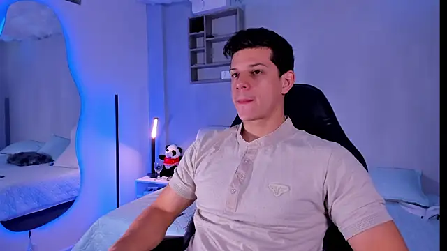 Snapshot of MarcoSullivan chatting on December 2025 01:31:02 PM MarcoSullivan online show from December 2025 01:31:02 PM