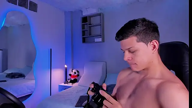 Snapshot of MarcoSullivan chatting on December 2025 03:20:01 PM MarcoSullivan online show from December 2025 03:20:01 PM