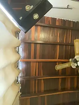 Snapshot of tom_thick chatting on December 2024 06:14:01 PM tom thick online show from December 2024 06:14:01 PM