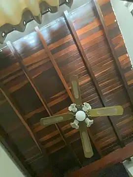 Snapshot of tom_thick chatting on January 2025 05:27:01 PM tom thick online show from January 2025 05:27:01 PM